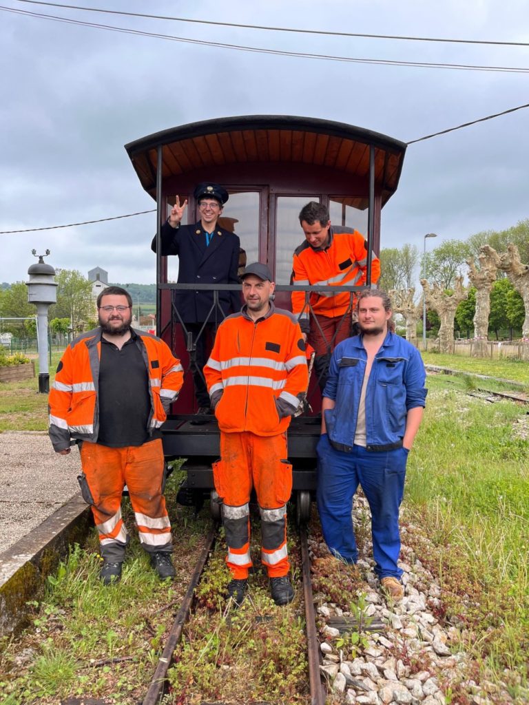 membres association train vallee de louche